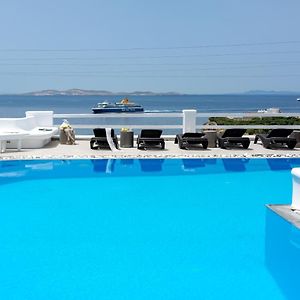 Flaskos Suites&more